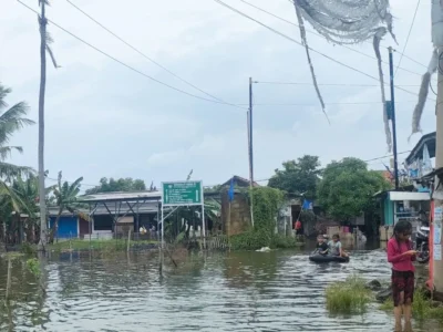 Air Banjir Mulai Surut di Bekasi, Warga Sukawangi dan Tambun Utara Cek Kondisi Hunian
