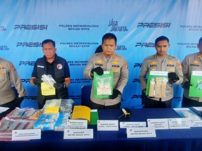 Polres Metro Bekasi Kota Ungkap Dua Jaringan Narkoba, Amankan Ratusan Gram Sabu dan Senjata Api Rakitan