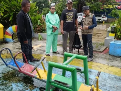 Wahana Bermain Anak di Taman Rawa Tembaga Rusak, Camat Bekasi Barat Turun Tangan Pastikan Keselamatan