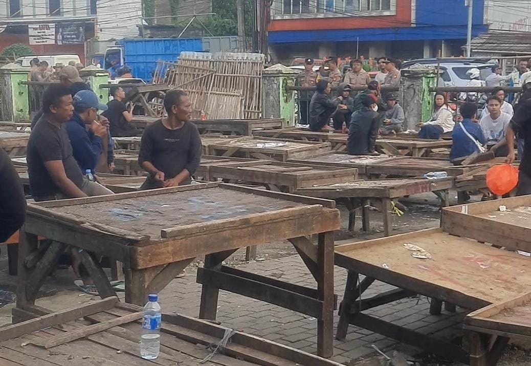 Plt Bupati Bekasi Tegaskan Relokasi Pedagang Pasar Tumpah Dilakukan Tanpa Pungli