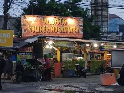 Berburu Jajanan Malam di Wisata Kuliner Perumnas Satu Bekasi