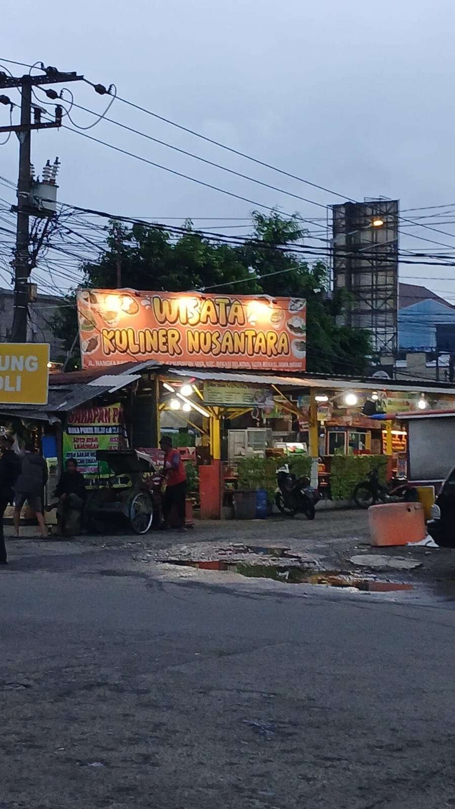 Berburu Jajanan Malam di Wisata Kuliner Perumnas Satu Bekasi