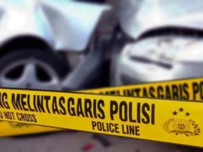 Truk Kontainer Ringsek dan Melintang di Jalan, Arus Lalu Lintas Bekasi Macet Parah