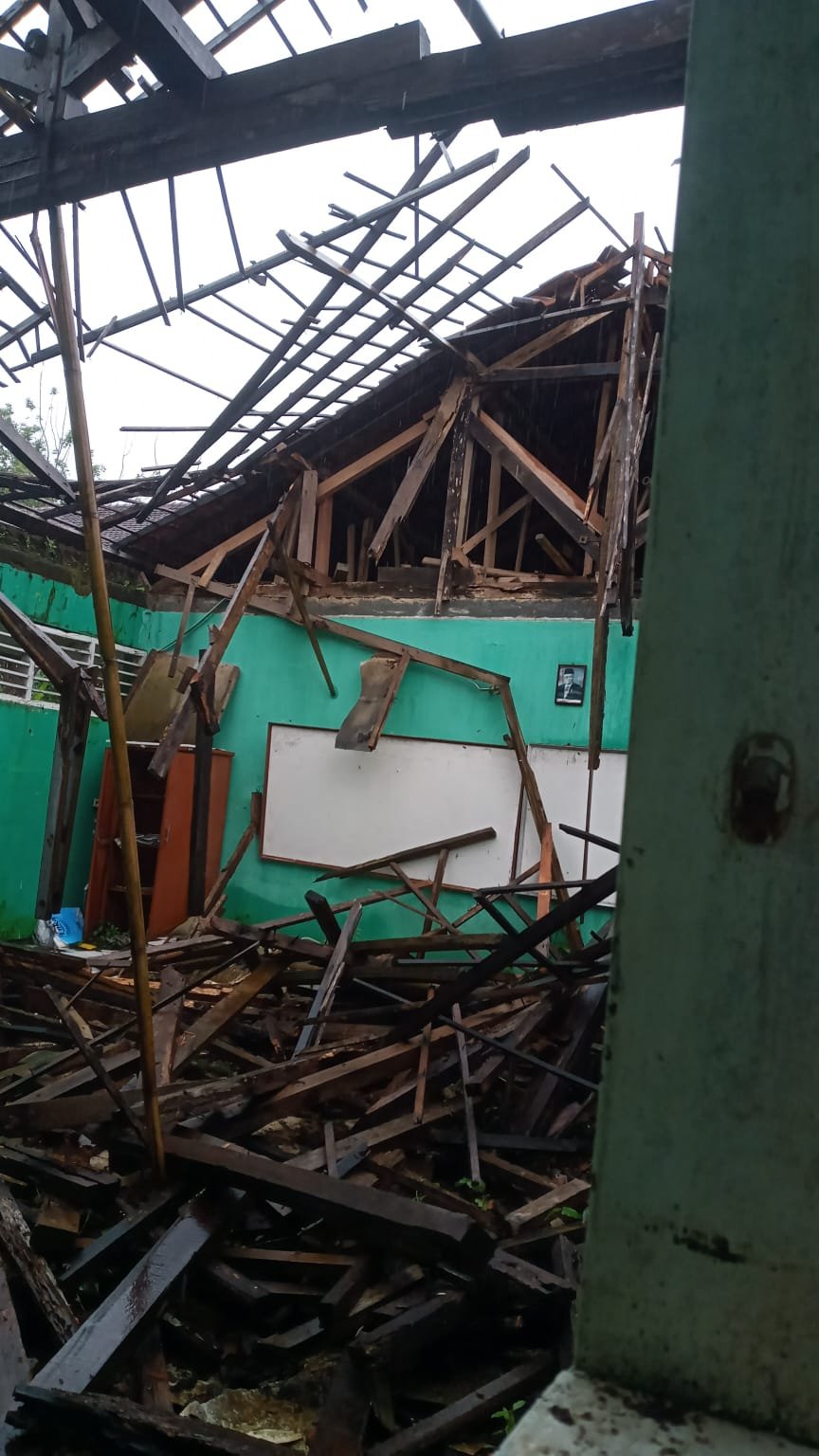 Disdik Kabupaten Sukabumi Tangani Kerusakan Parah di SMPN 1 Gunungguruh