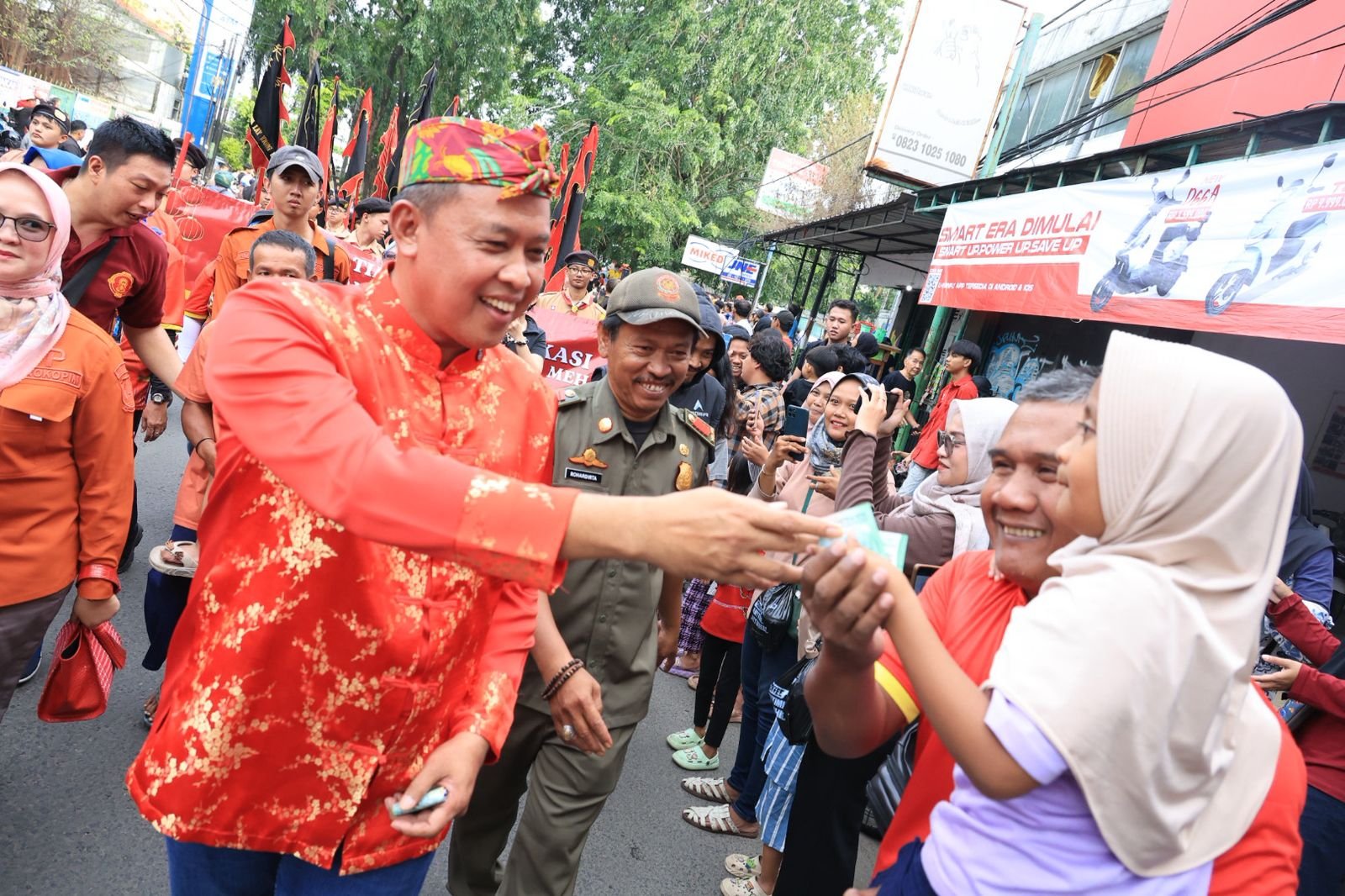 Wali Kota Bekasi Hadiri Kirab Cap Go Meh di Bulan Ramadhan, Tunjukkan Harmoni Toleransi Warga