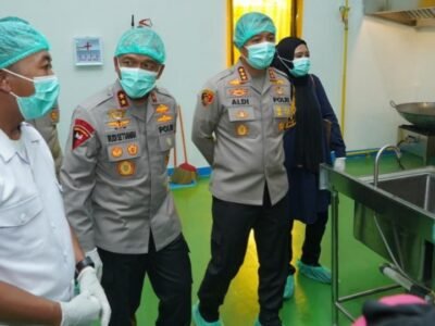 Kapolda Jabar Tinjau SPPG dan Green House Polresta Bandung untuk Perkuat Ketahanan Pangan