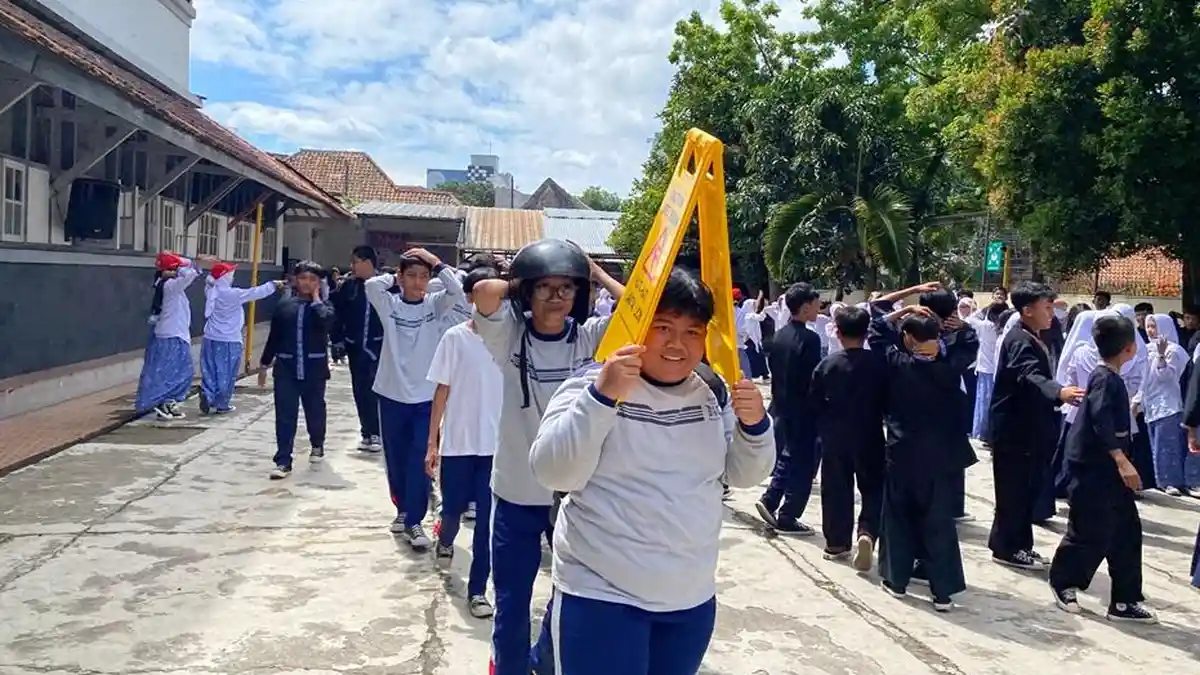 Wilayah Sumedang hingga Kuningan Paling Sering Disambar Petir, Warga Diminta Waspada