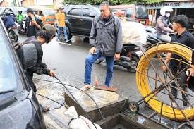 Wali Kota Kota Bekasi Sidak Galian Kabel Ilegal di Pondok Gede, Tegaskan Sanksi Tegas